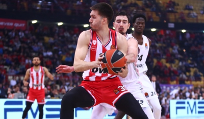 Ολυμπιακός: Οστικό οίδημα υπέστη ο Πετρούσεφ