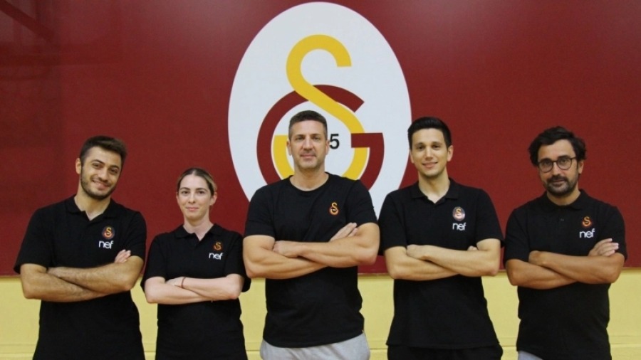 Ο Κώστας Παπαδόπουλος στη Γαλατάσαραϊ, μεγαλώνει την ελληνική παροικία στην Τουρκία!