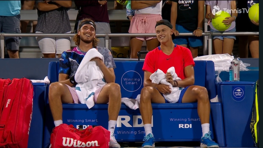 Τσιτσιπάς: Πρόκριση στα ημιτελικά και του διπλού στο Σινσινάτι