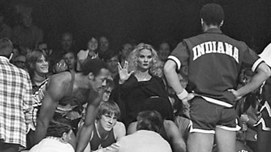 Η μάγισσα που νοίκιασαν οι Νάγκετς και απέτυχε παταγωδώς στο έργο της