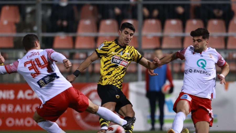 Πανσερραϊκός – ΑΕΚ 0-1: Οι ρόλοι… άλλαξαν, ο Τσούμπερ μοίρασε και ο Μάνταλος «άνοιξε» το σκορ! (video)