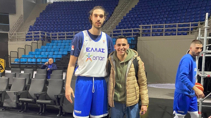 Ο Γιώργος Τσαλμπούρης στο BN Sports: «Τιμή μας να έχουμε τη στήριξη των Ελλήνων φιλάθλων»