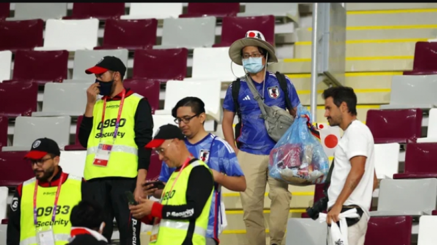 Επίδειξη πολιτισμού από τους Ιάπωνες: Καθάρισαν και πάλι το γήπεδο!