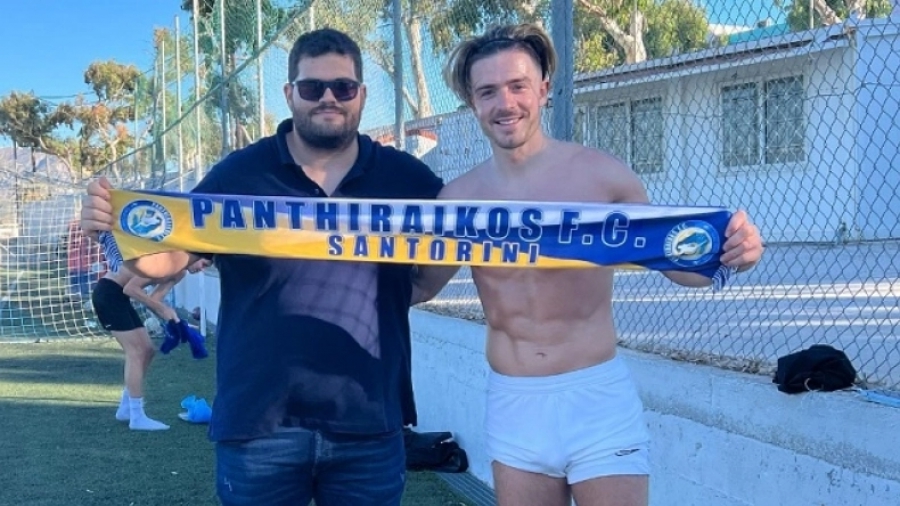 Επική φωτογραφία: Γκρίλις με κασκόλ... Πανθηραϊκού!