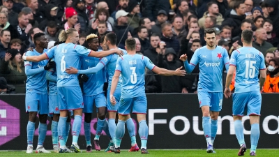 Φέγενορντ - Σλάβια Πράγας 3-3: Ο «απόλυτος» αγώνας στο Ντε Κάιπ! (video)