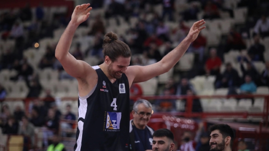 Μπόγρης: «Eπέστρεψα σπίτι σαν άσωτος γιος και σφάξαμε τον κόκορα»