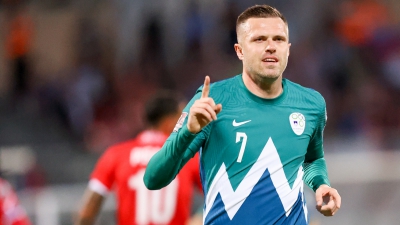 Σλοβενία – Ρωσία 1-2: Εκπληκτικό γκολ με ψαλιδάκι για τους φιλοξενούμενους – μειώνει στο 40’ ο Ίλισιτς! (video)