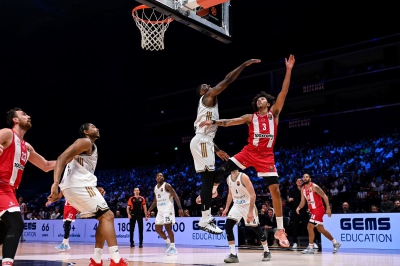 «Βάλτε το αγόρια μου!»: Μία τρύπα στο πετρέλαιο της παράτασης ο Ολυμπιακός - Ήττα από την Dubai FC στη ματσάρα των ΗΑΕ!