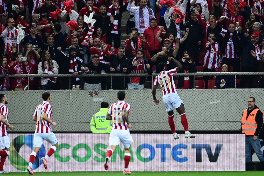 «Θρύλε θεέ, χρόνια πολλά»: Νίκη επετείου και δώρο η «πρωτιά» στην τελική ευθεία για τον Ολυμπιακό!