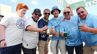 Super Cup: Φίλοι της Σίτι και της Σεβίλλης «κατέκλυσαν» την Αθήνα και τον Πειραιά!