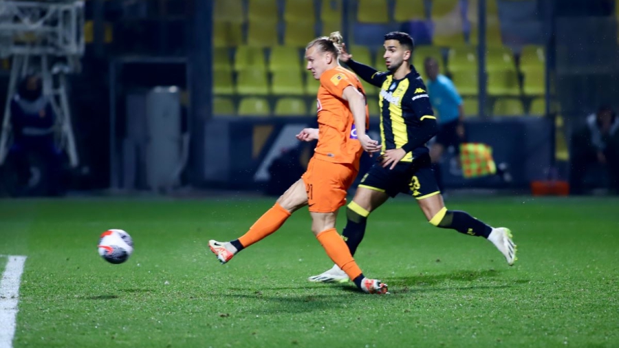 Λείπει ο Λιβάι, «απειλεί» συνεχώς ο Βίντα: Σε όλες τις φάσεις της ΑΕΚ, είναι... μέσα! (video)