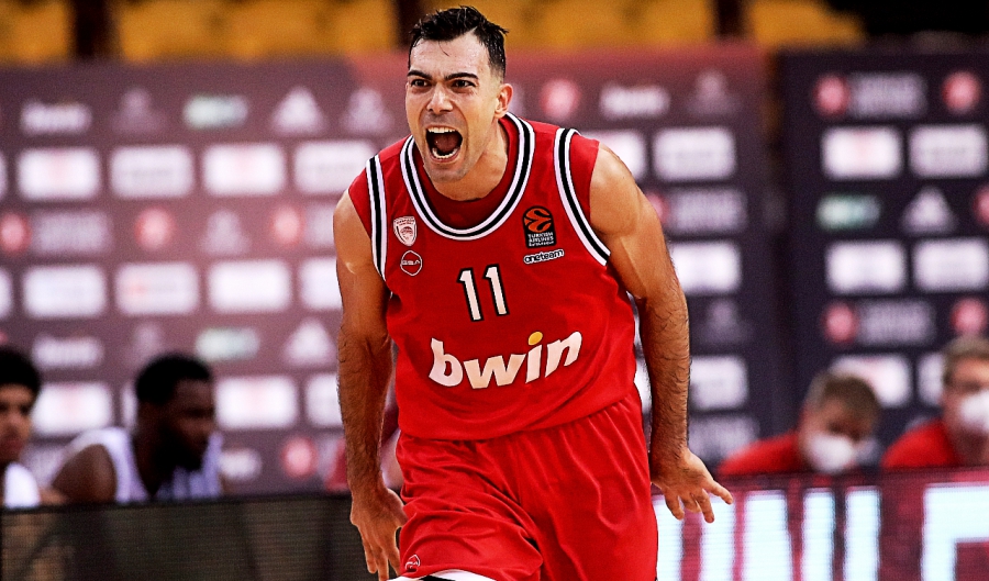 Ύμνοι από Μπαρτζώκα και Πρίντεζη για τον Σλούκα: «Είναι ο ηγέτης του Ολυμπιακού» (video)