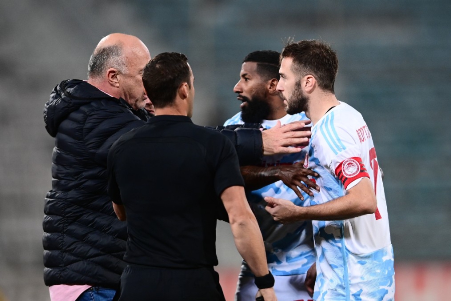 Ένταση ανάμεσα σε Φορτούνη και Λόπεθ, τους «χώρισε» ο Αχιλλέας Μπέος (video)