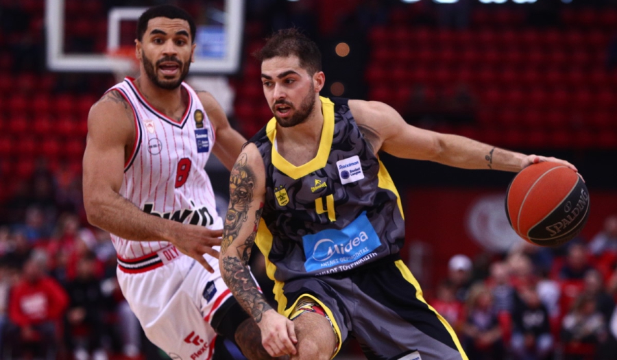 «Ζεστός» ο Τολιόπουλος από την περιφέρεια για τον... διπλασιασμό στη Novibet!