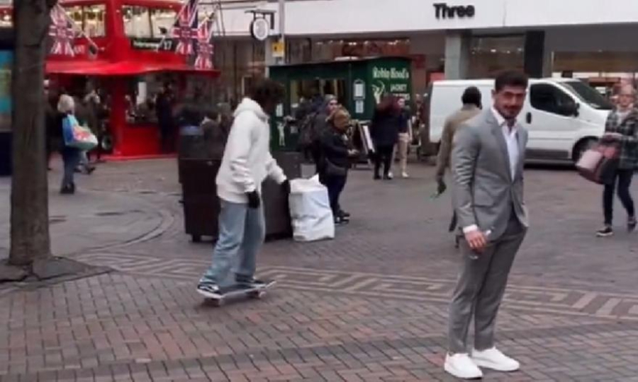 Νότιγχαμ Φόρεστ: Ο Σκάρπα κάνει skateboard περιμένοντας... να υπογράψει! (video)