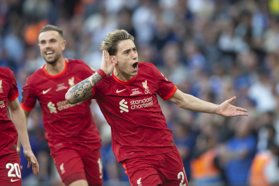 «Πανζουρλισμός» στις εξέδρες του Γουέμπλεϊ μετά το πέναλτι του Τσιμίκα! (video)