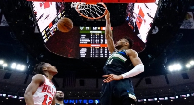 NBA: Με Γιάννη και σούπερ καρφώματα το TOP 10 (video)