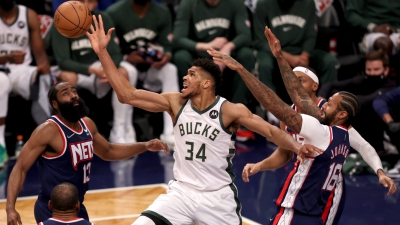 Νετς - Μπακς 109-121: «Σόου» Αντετοκούνμπο και νίκη μέσα στο Μπρούκλιν! (video)