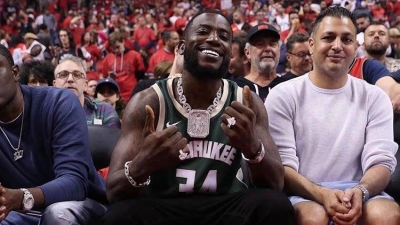 Οι Bucks «ραπάρουν» με Gucci Mane και… ροκάρουν με Sheryl Crow!