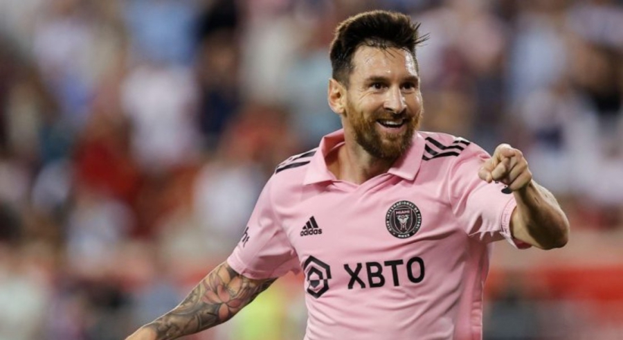 Πού τον είδε ο Μέσι ανάμεσα σε τόσο κόσμο; (video)