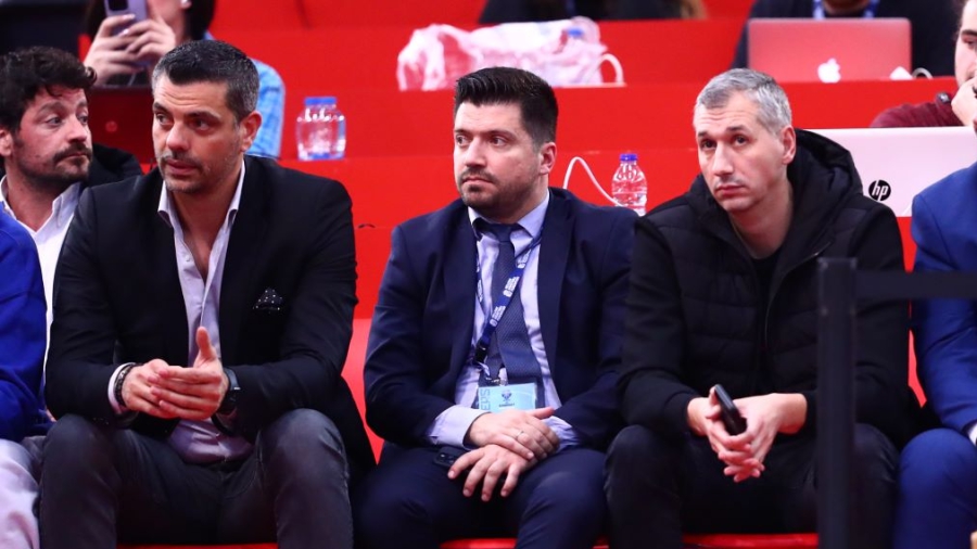 Παρακάμερα: Οι «greek legends» και η γαλανόλευκη ατμόσφαιρα στην πρώτη νίκη του Σπανούλη (video)