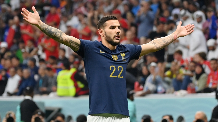 Ούτε ο Ζιντάν, ούτε ο Ανρί, ούτε ο Εμπαπέ: Σε ημιτελικά Μουντιάλ, «καθαρίζουν» οι αμυντικοί της Γαλλίας! (video)