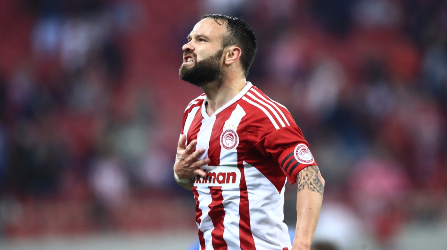 Ματιέ Βαλμπουενά: O αγαπημένος «παππούς» του Πειραιά ήρθε για λίγο, αλλά τελικά έμεινε για… πάντα