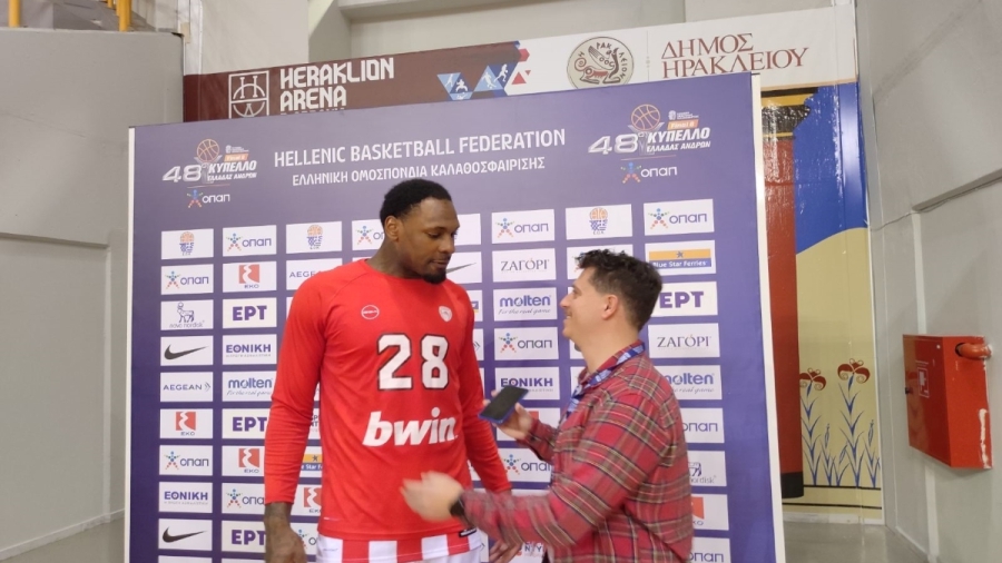 O Τάρικ Μπλακ στο BN Sports: «Το μυστικό είναι ότι θυσιάζουμε το εγώ μας για το καλό του Ολυμπιακού» (video)