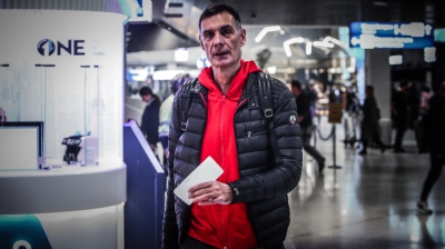 Ένταση Μπαρτζώκα με οπαδό στην αναχώρηση του Ολυμπιακού