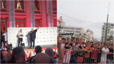 Ο Κώστας Καραπαπάς έδωσε το σύνθημα για «κάτι μαγικό» και έσπειρε τον... ενθουσιασμό στο Δημοτικό θέατρο! (video)