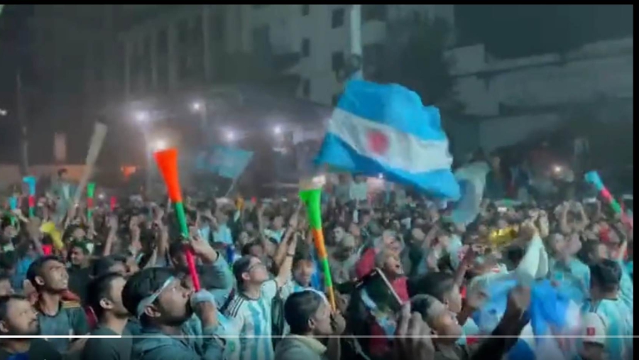 «Φλέγεται» το Μπανγκλαντές για χάρη του Μέσι και της... παρέας του! (video)