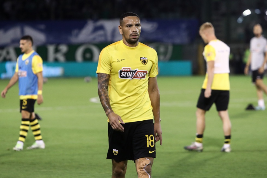 ΑΕΚ – Παναιτωλικός: Με Κάλενς στην άμυνα και επιθετικό δίδυμο τους Μάνταλο – Αραούχο