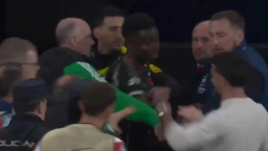 Ρεάλ Μαδρίτης – Άρσεναλ: Καυγάς στο ημίχρονο ανάμεσα σε Σάκα και Καρβαχάλ! (video)