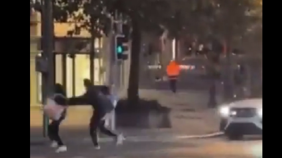 Σοκ στις Βρυξέλλες: Τρομοκρατική επίθεση με δύο νεκρούς και οριστική αναβολή στο Βέλγιο - Σουηδία! (video)