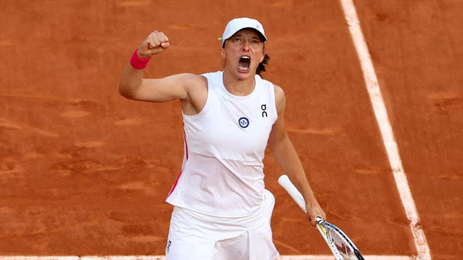 Σβιόντεκ – Μούχοβα 2-1: Η Πολωνή κατέκτησε το τρίτο της Roland Garros μετά από έναν αγώνα… μαραθώνιο! (video)