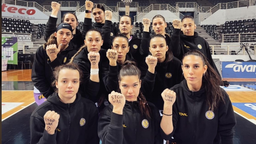 «STOP WAR» από τις Εσπερίδες και μεγάλο διπλό στο Παλατάκι