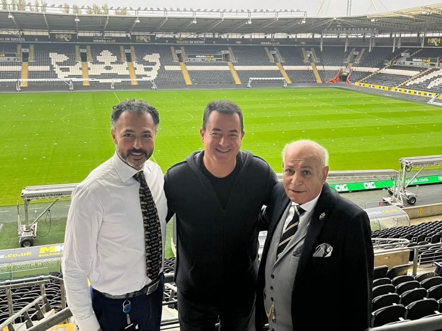 Χαλ: Επίσημη η αγορά της από τον «Mr Survivor», Ατζούν Ιλιτζαλί, και εορταστικό κλίμα στο ματς με την Μπλάκμπερν!