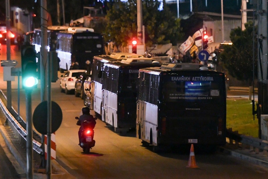 Ποινική δίωξη στον 18χρονο που ομολόγησε τον τραυματισμό του αστυνομικού στον Ρέντη