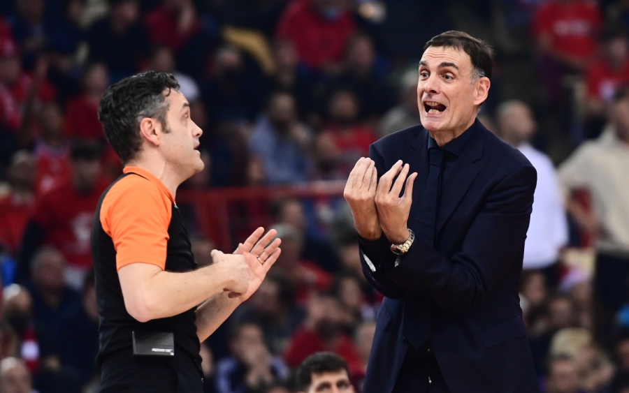 Αιχμές Μπαρτζώκα κατά διαιτησίας: «Κάποιες αποφάσεις με σόκαραν»!