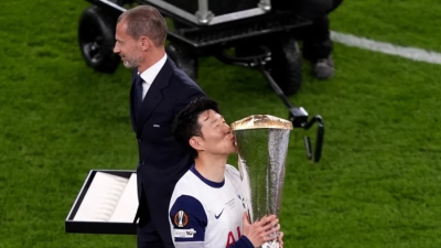 Η UEFA ζήτησε συγνώμη για την έλλειψη μεταλλίων στον τελικό του Europa League