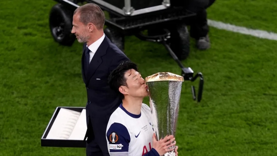 Η UEFA ζήτησε συγνώμη για την έλλειψη μεταλλίων στον τελικό του Europa League