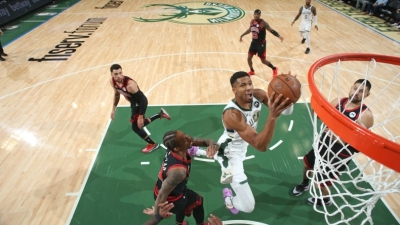 Οι Μπακς χρειάζονταν νίκη και σε τέτοιες ώρες… μιλά ο «Giannis»! (video)