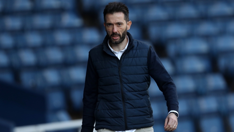 Κάρλος Κορμπεράν: Έκανε σε τέσσερα ματς στην Αγγλία, ό,τι δεν μπόρεσε σε 11 με τον Ολυμπιακό!