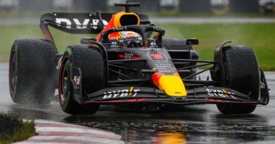 Formula 1: «Πάρτι» στη βροχή για τον Φερστάπεν – Δεύτερος ο εκπληκτικός Αλόνσο