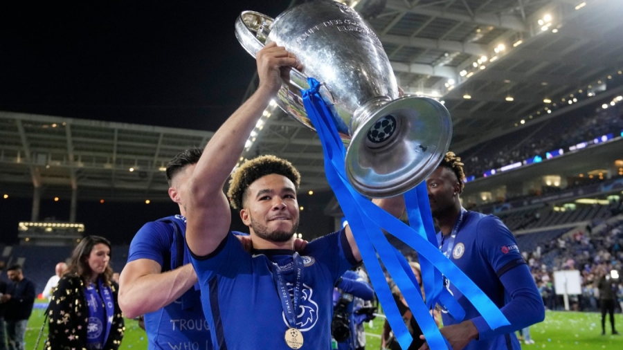 Έκλεψαν τα μετάλλια του Τζέιμς όσο εκείνος έπαιζε στο Champions League! (video)