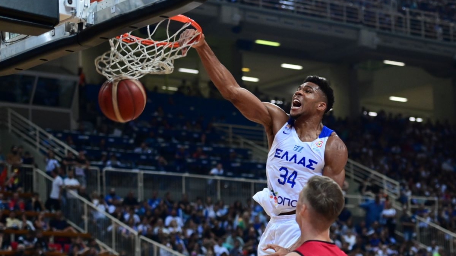 Οι «πτήσεις» του Γιάννη Αντετοκούνμπο κόντρα στο Βέλγιο, μέσα σε 183 δευτερόλεπτα! (video)