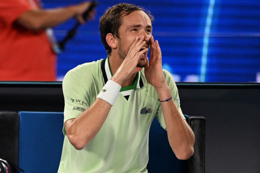 Australian Open: Το κοινό αποδοκιμάζει ξανά τον Μεντβέντεφ και αυτός χειροκροτά ειρωνικά! (video)