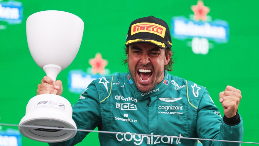 Αλόνσο: «Σκέφτηκα να κάνω την κίνηση στον Φερστάπεν στο τέλος, αλλά φοβήθηκα μην βγω εκτός πίστας»