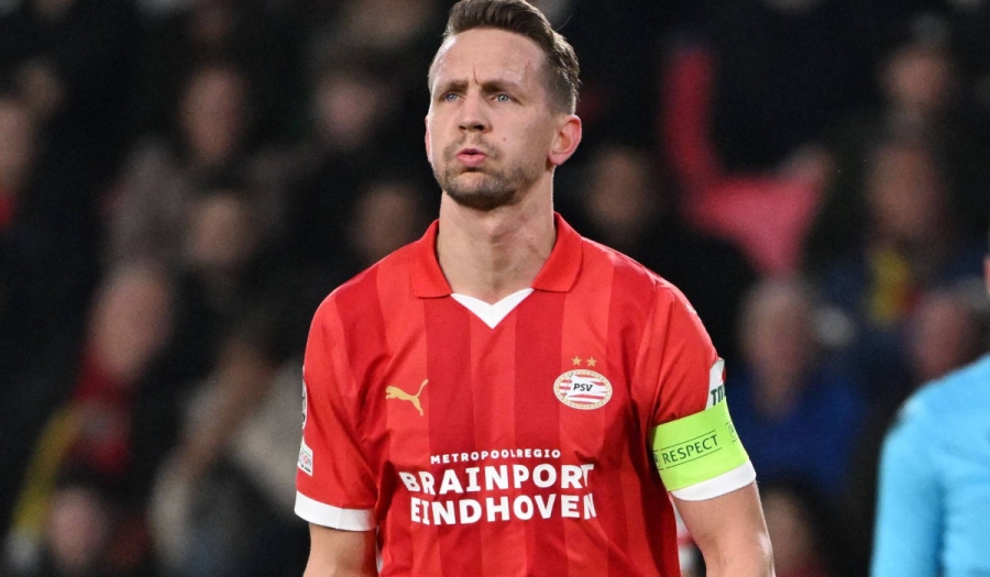 Έγραψε ιστορία ο Ντε Γιονγκ: Ισοφάρισε για την PSV απέναντι στην Ντόρτμουντ και... ξεπέρασε τον Φαν Νίστελροϊ! (video)