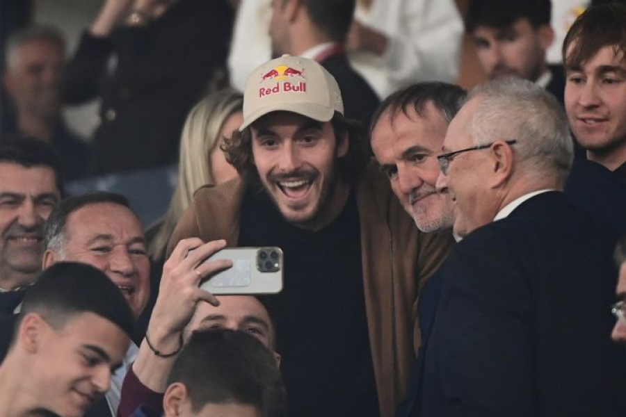 Ελλάδα - Γαλλία: Στις εξέδρες της OPAP Arena ο Στέφανος Τσιτσιπάς